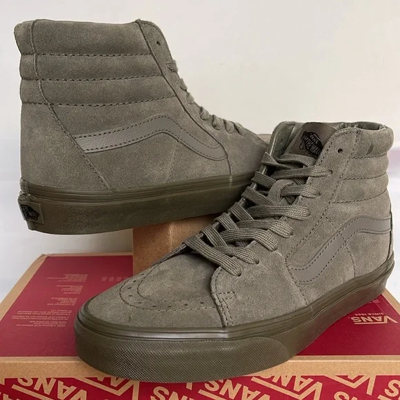 Vans Men’s Sk8-Hi, Mono Suede Olive, VN000CP9OLV, SNEAKERS - Main Image